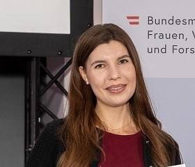 L'Austria premia Juliana Perschy, neo laureata Udine-Klagenfurt