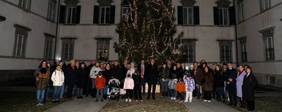 Il primo grande albero di Natale all’aperto dell'Ateneo